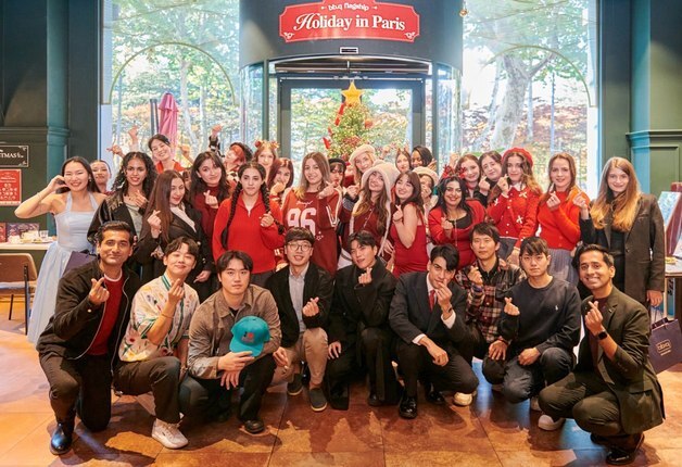 BBQ 빌리지 송리단길점, 연말 프로모션 '홀리데이 인 파리' 선봬