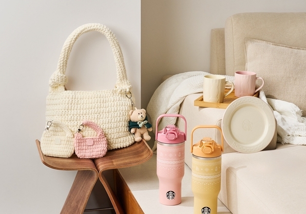 "니트처럼 포근한 연말"…스타벅스, 9일 간 '버디 위크' 행사