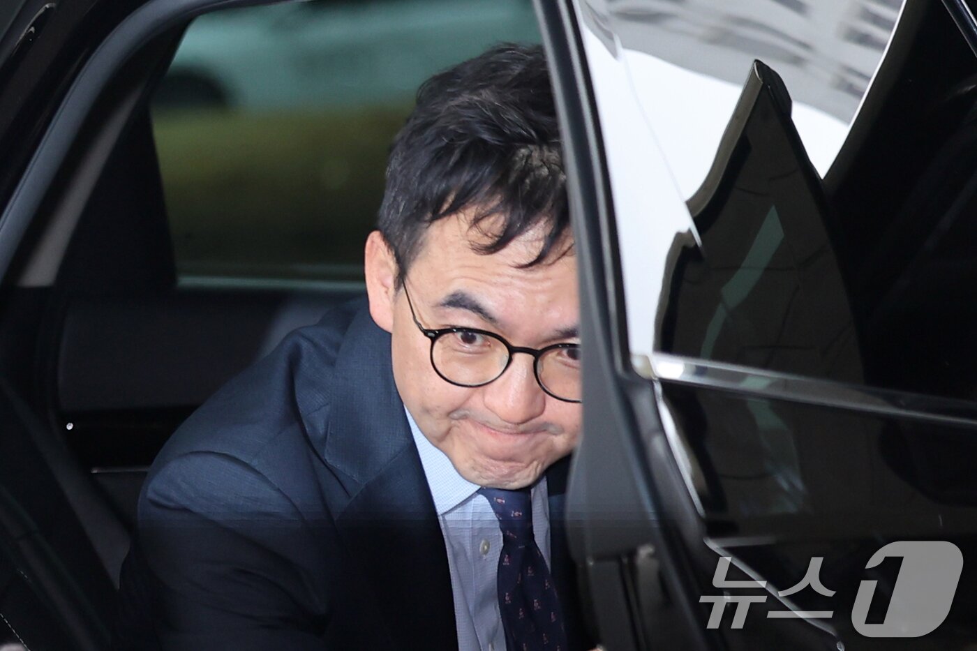 본문 이미지 - 구자현 신임 검찰총장 직무대행이 17일 오전 서울 서초구 대검찰청으로 출근하고 있다. 2025.11.17/뉴스1 ⓒ News1 황기선 기자