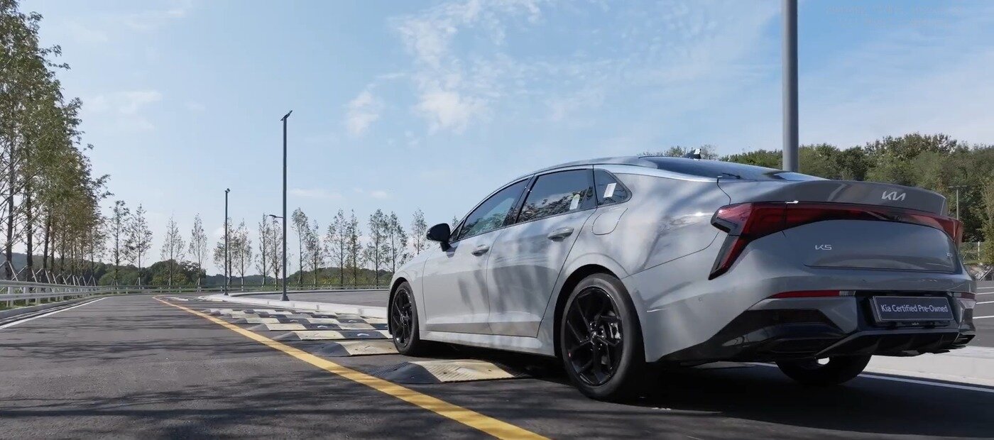 본문 이미지 - 기아 인증 중고차 센터 평택 직영점 내 전용 시승 트랙&#40;기아 제공&#41;. 2025.11.17.