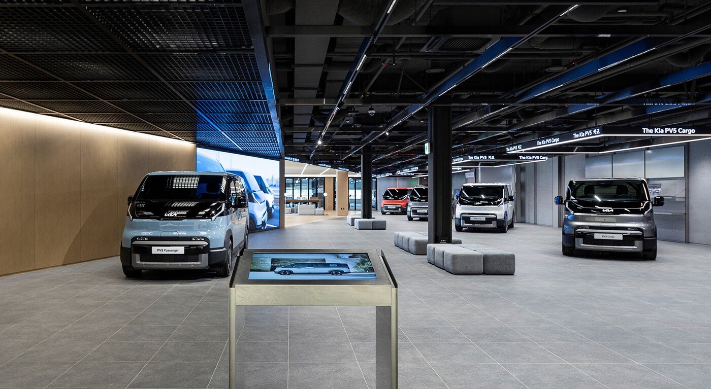 본문 이미지 - 경기 평택의 기아 PBV 익스피리언스 센터 내부 전경&#40;기아 제공&#41;. 2025.11.17.