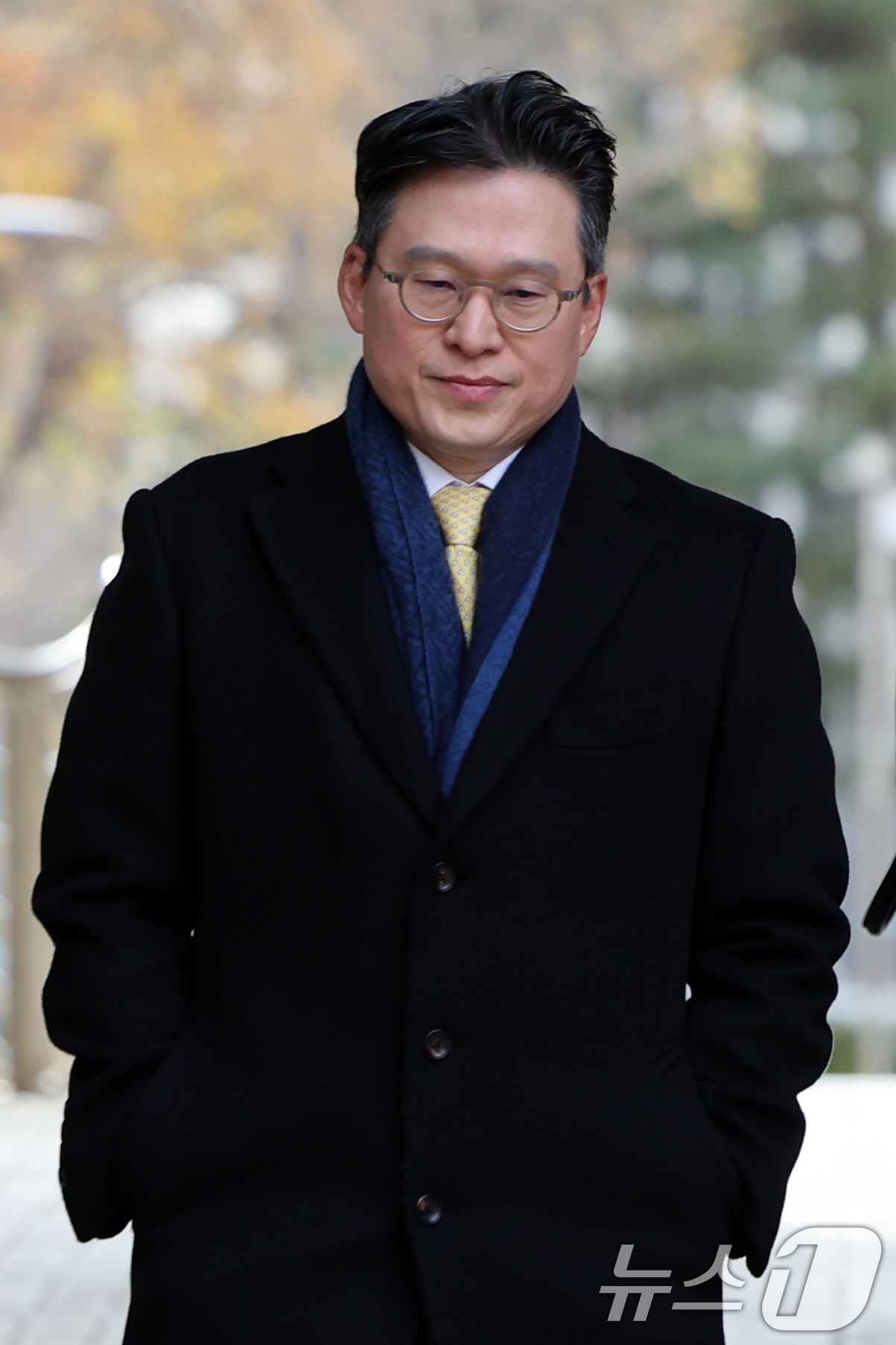 (서울=뉴스1) 황기선 기자 = 고위공직자범죄수사처(공수처)의 순직해병 수사외압 의혹 수사를 방해한 혐의를 받는 김선규 전 수사1부장검사가 17일 오전 서울 서초구 서울중앙지법에서 …