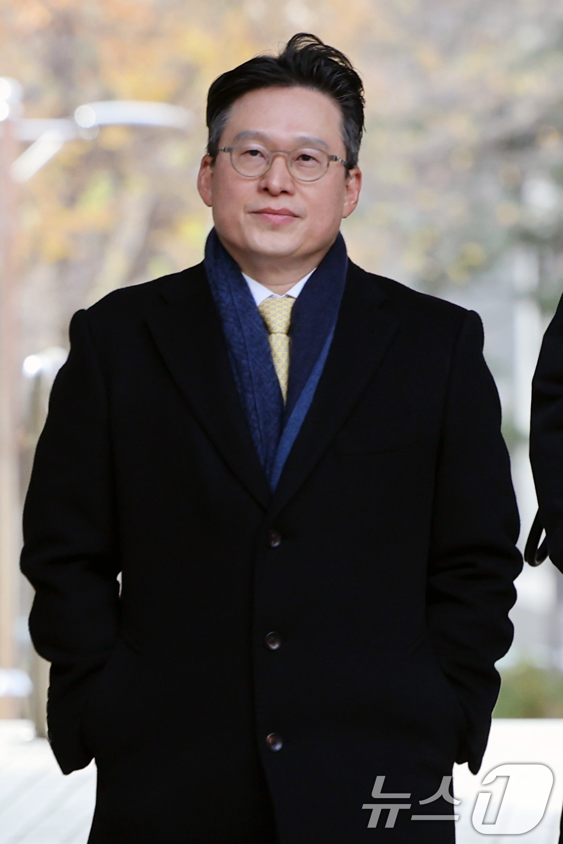 (서울=뉴스1) 황기선 기자 = 고위공직자범죄수사처(공수처)의 순직해병 수사외압 의혹 수사를 방해한 혐의를 받는 김선규 전 수사1부장검사가 17일 오전 서울 서초구 서울중앙지법에서 …