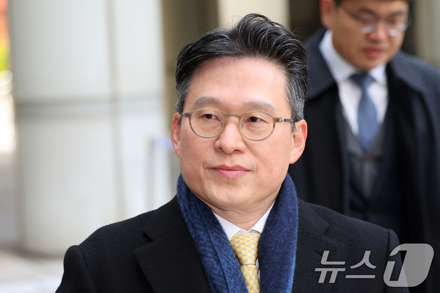 (서울=뉴스1) 황기선 기자 = 고위공직자범죄수사처(공수처)의 순직해병 수사외압 의혹 수사를 방해한 혐의를 받는 김선규 전 수사1부장검사가 17일 오전 서울 서초구 서울중앙지법에서 …