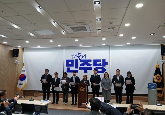 경기도의회 민주당 "도교육청 AI 영상, 교사를 무능한 존재로 조롱"