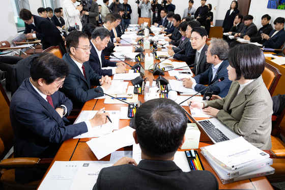 150조 국민성장펀드, 농업AI플랫폼 등 줄줄이 보류…여야 줄다리기