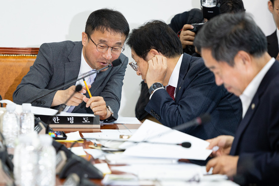 728조 예산안 줄다리기…李 국민성장펀드·검찰 특활비 '공방'(종합)