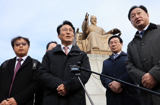 金총리 "종묘·한강버스·광화문, 국가적 일…정치적 해석 필요 없다"