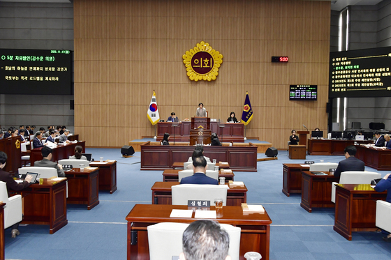 광주시의회에 '행정통합' 물었더니…100% 찬성인데 속도전은 글쎄