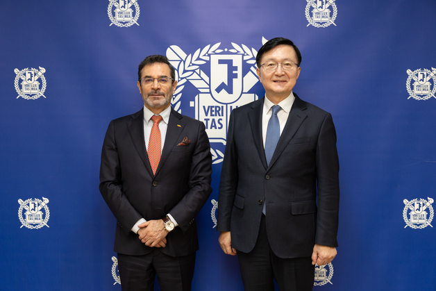 유홍림 서울대 총장, 주한 에콰도르 대사 만나 '교육 협력' 약속