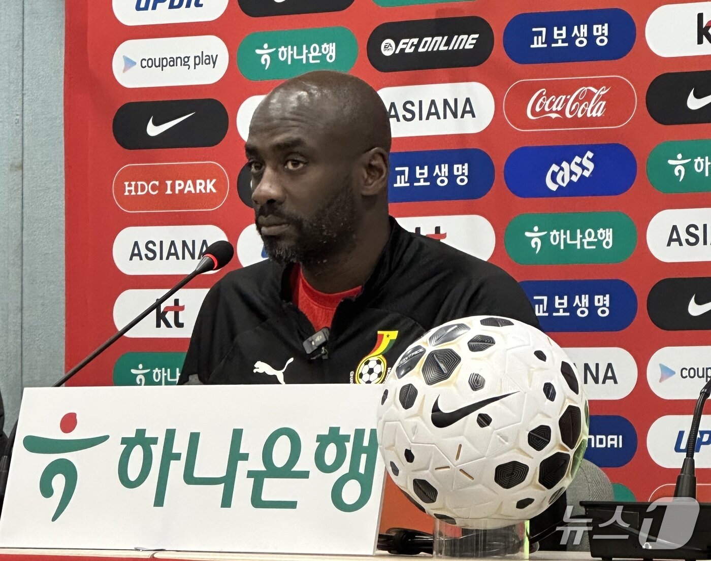 본문 이미지 - 오토 아도 가나 축구대표팀 감독. /뉴스1 ⓒ 뉴스1 김도용 기자