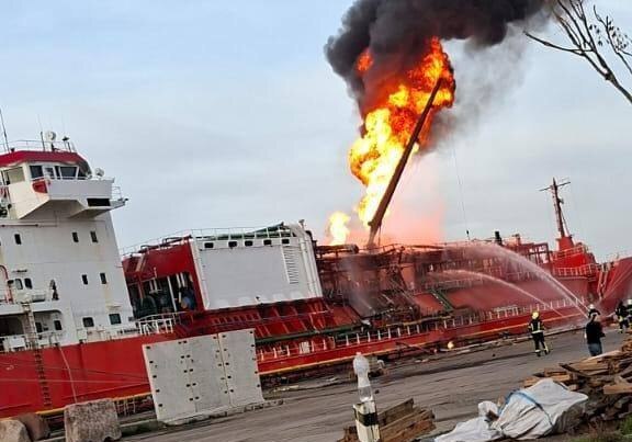 우크라에 정박 중이던 튀르키예 LPG 선박 피격…러 드론 공격