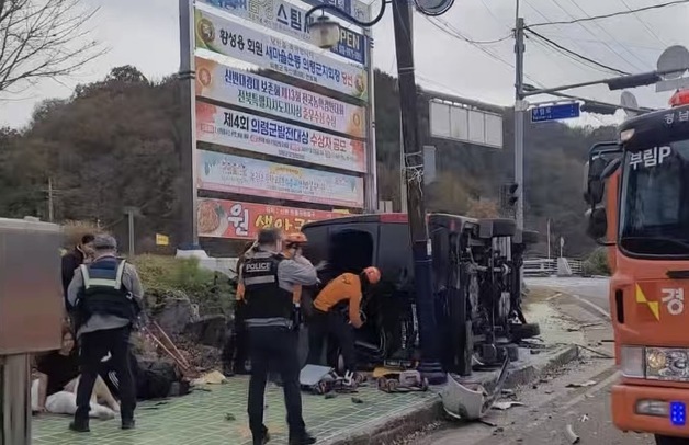 의령 사거리서 승용차·승합차 충돌…80대 운전자 숨져