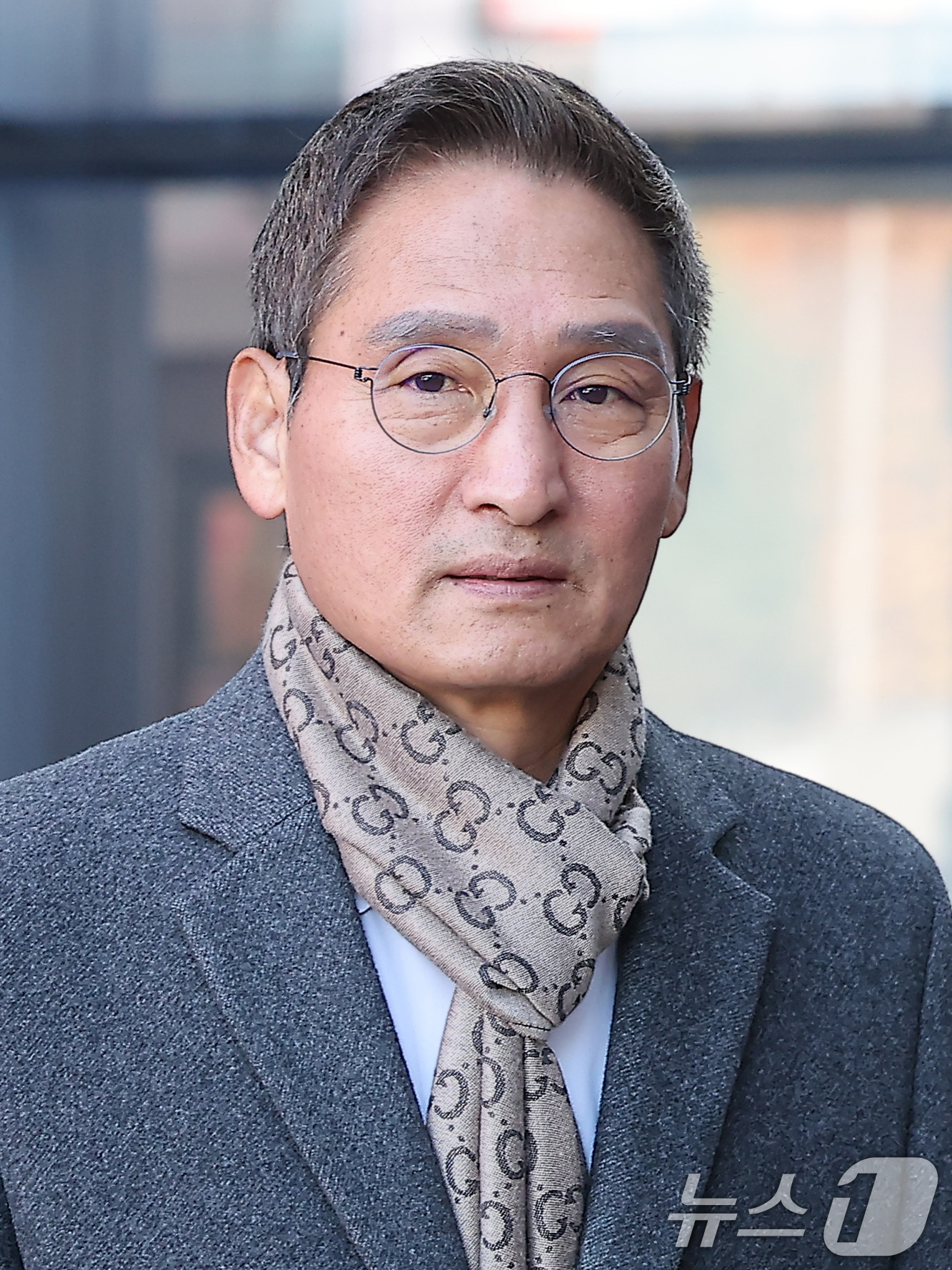 (서울=뉴스1) 김성진 기자 = 관봉권 띠지 폐기 의혹과 쿠팡 퇴직금 불기소 외압 의혹 진상 규명을 위한 특검(상설특별검사)에 임명된 안권섭 변호사가 18일 서울 여의도 사무실로 …