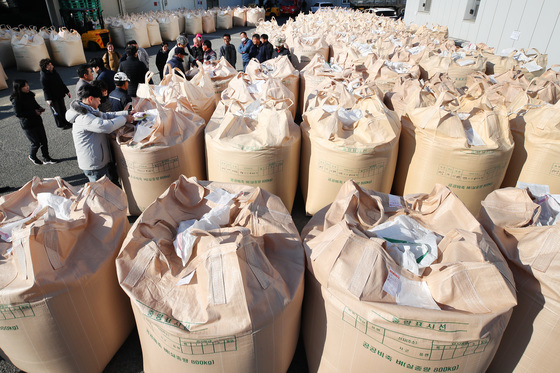 등급검사 기다리는 햅쌀