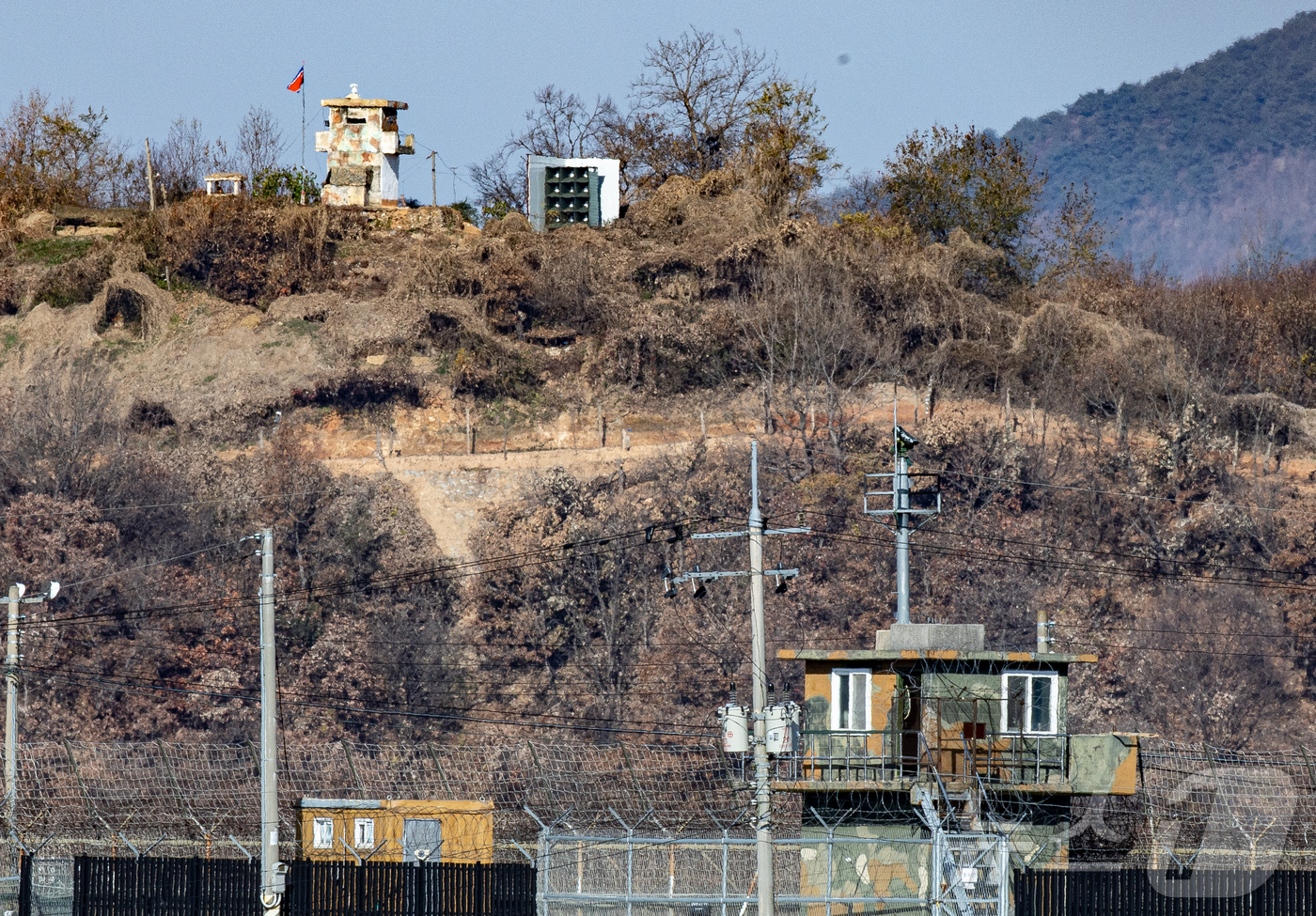 (파주=뉴스1) 이재명 기자 = 이재명 정부가 출범 이후 공식적으로 첫 남북 군사회담을 제안했으나, 북한은 아직 공식적인 답변을 하지 않은 것으로 확인됐다.이경호 국방부 부대변인은 …