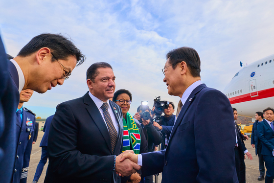 李대통령 직접 맞이한 UAE 대통령…정상회담 곧 시작