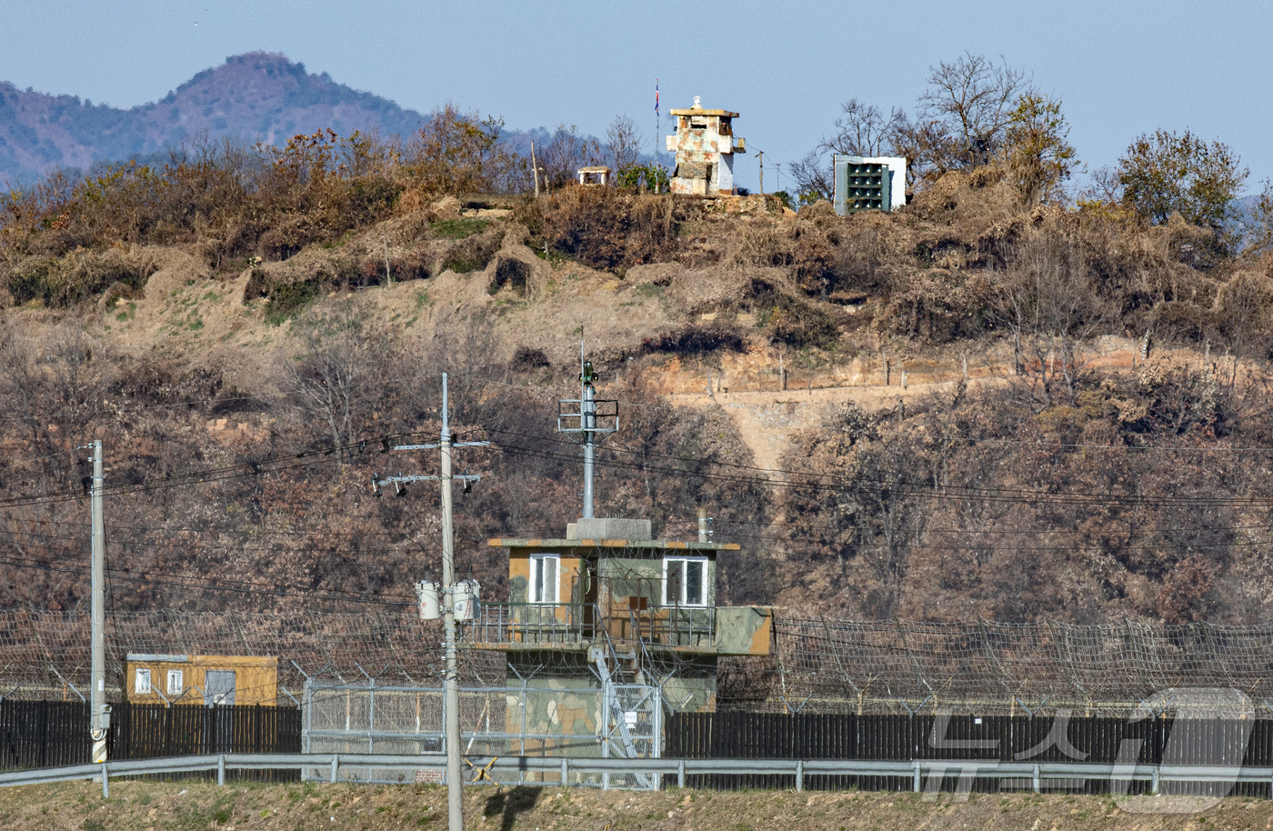 (파주=뉴스1) 이재명 기자 = 이재명 정부가 출범 이후 공식적으로 첫 남북 군사회담을 제안했으나, 북한은 아직 공식적인 답변을 하지 않은 것으로 확인됐다.이경호 국방부 부대변인은 …