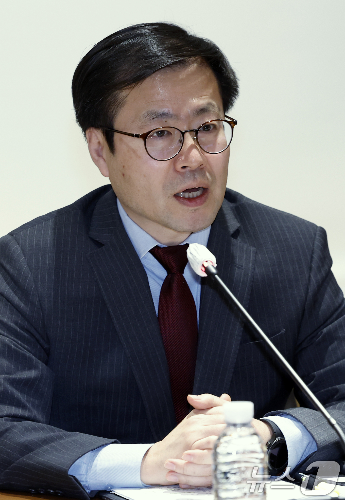 (서울=뉴스1) 박정호 기자 = 여한구 산업통상부 통상교섭본부장이 18일 오후 서울 강남구 삼성동 트레이드타워에서 열린 민관합동 무역장벽 대응 간담회에서 모두 발언을 하고 있다. …