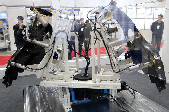 기울일 수 있는 턴테이블