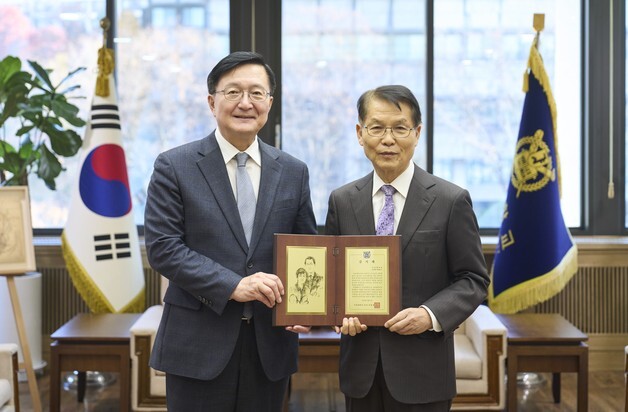 인하대 김유항·황진명 명예교수 부부, 모교 서울대에 1억 쾌척