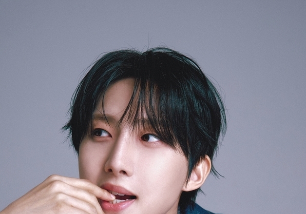 펜타곤 출신 후이, 위드어스와 전속계약…에이핑크·휘인 한솥밥