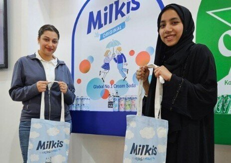 본문 이미지 - 롯데칠성음료는 지난 2월 아랍에미리트 두바이에서 열린 &#39;걸푸드2025&#39; 식품박람회에 참가했다.  &#40;롯데칠성음료 제공&#41;