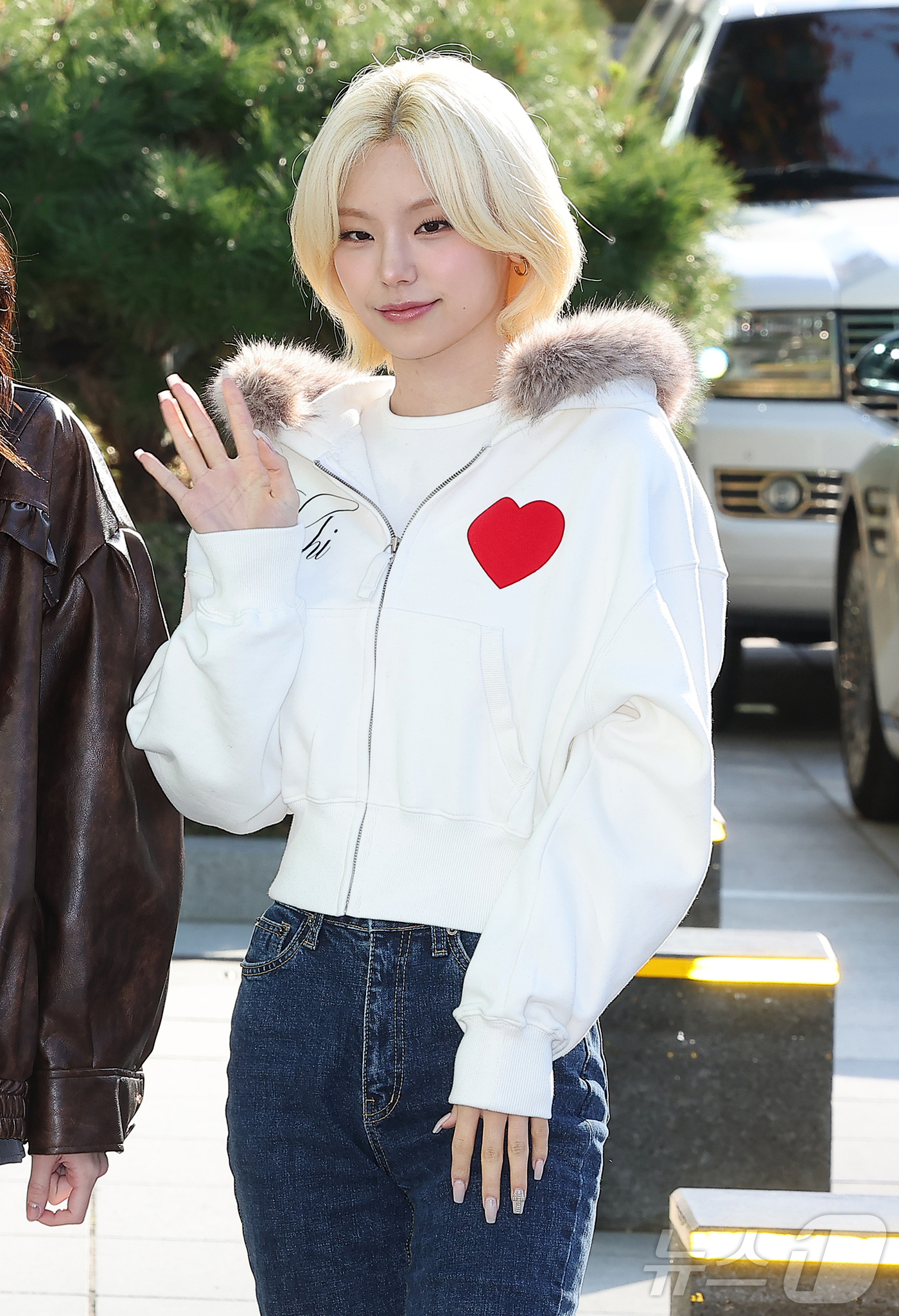 (서울=뉴스1) 김진환 기자 = 걸그룹 있지(ITZY) 예지가 18일 오후 서울 양천구 목동SBS에서 진행된 라디오 '컬투쇼' 참석을 앞두고 포즈를 취하고 있다. 2025.11.1 …