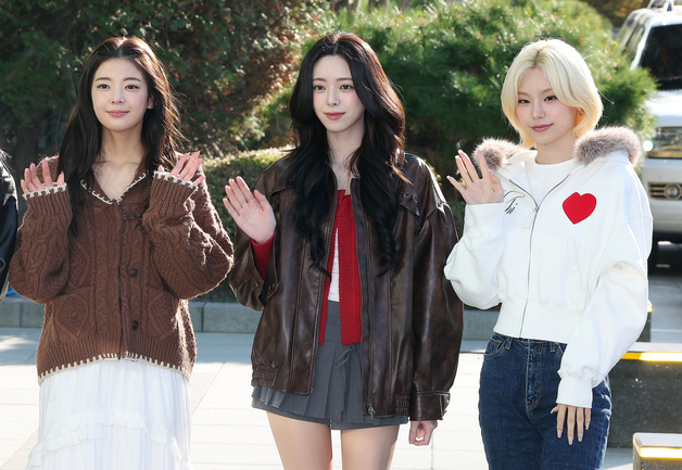 있지 리아·유나·예지, 오늘 미모 매우 맑음