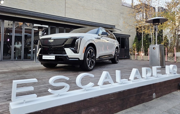 "압도적 존재감"…'슈퍼크루즈' 전기 SUV 에스컬레이드 IQ 국내 출시