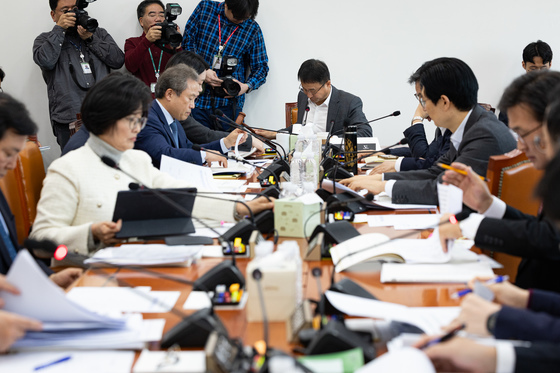 예결위, 여야 '李정부 예비비·관세협상·국세청 예산' 설전(종합2보)