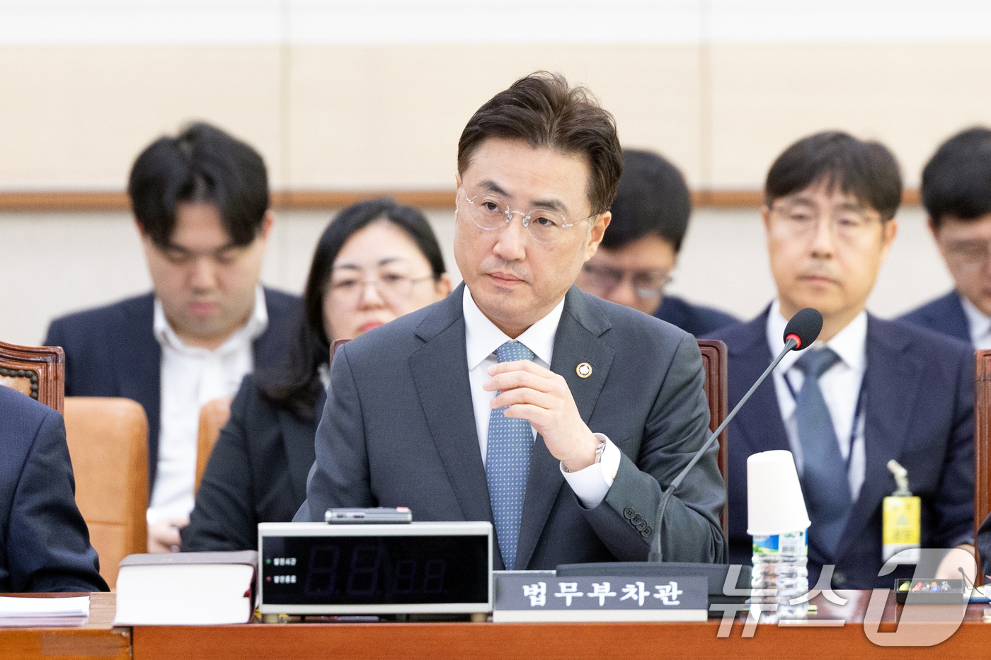 (서울=뉴스1) 이승배 기자 = 이진수 법무부 차관이 19일 서울 여의도 국회에서 열린 제429회국회(정기회) 법제사법위원회 제5차 법안심사제1소위원회에 출석해 있다. 2025.1 …