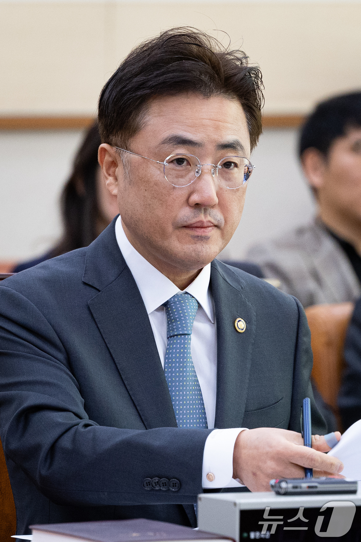 (서울=뉴스1) 유승관 기자 = 이진수 법무부 차관이 19일 서울 여의도 국회에서 열린 제429회 국회(정기회) 법제사법위원회 제5차 법안심사제1소위원회에 출석해 자리하고 있다. …