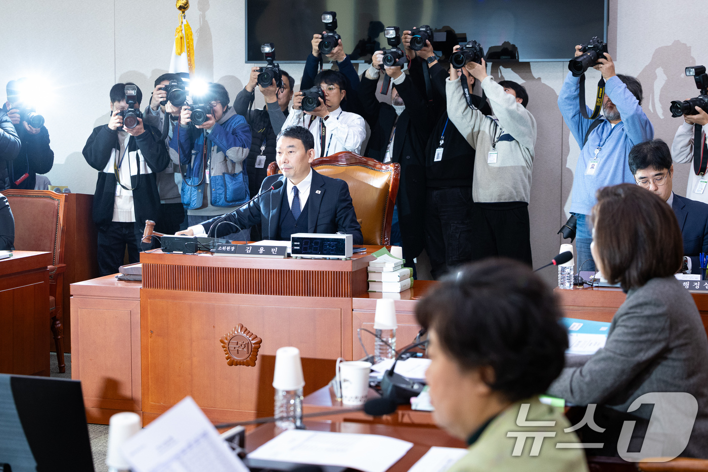 (서울=뉴스1) 유승관 기자 = 김용민 국회 법제사법위원회 법안심사제1소위원장이 19일 서울 여의도 국회에서 열린 제429회 국회(정기회) 법제사법위원회 제5차 법안심사제1소위원회 …