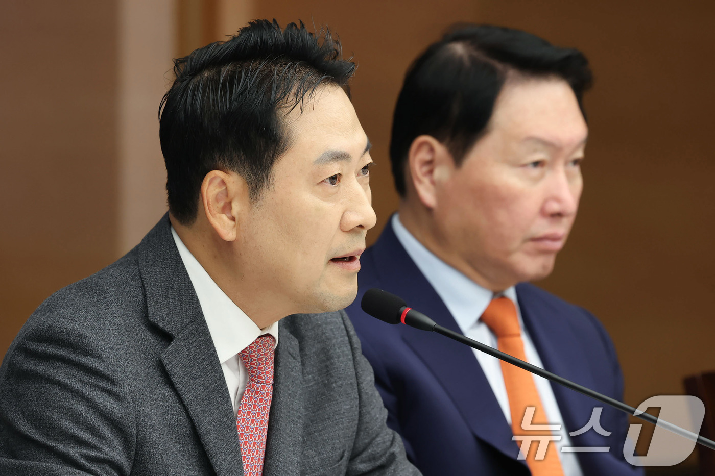 (서울=뉴스1) 박지혜 기자 = 장동혁 국민의힘 대표가 19일 서울 중구 대한상공회의소 챔버라운지에서 열린 '국민의힘-대한상공회의소 정책간담회'에서 모두 발언을 하고 있다.(공동취 …