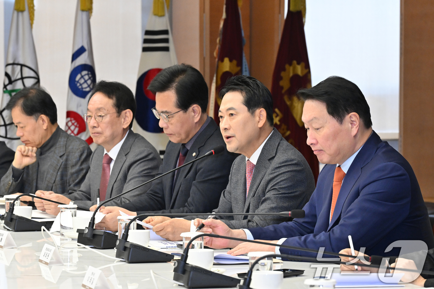 (서울=뉴스1) 박지혜 기자 = 장동혁 국민의힘 대표가 19일 서울 중구 대한상의에서 열린 정책 간담회에서 모두발언을 하고 있다. (공동취재)  2025.11.19/뉴스1