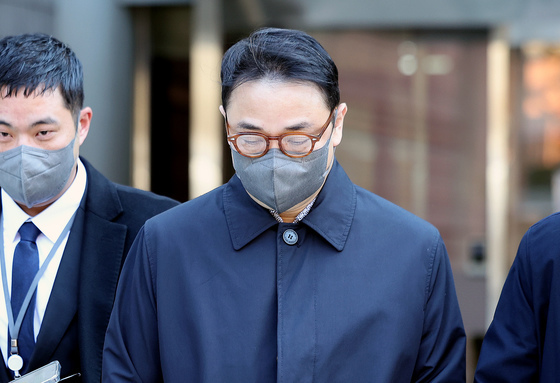 김건희 친오빠, "金 물건들 장모집 옮겼냐" 묻자 '묵묵부답'