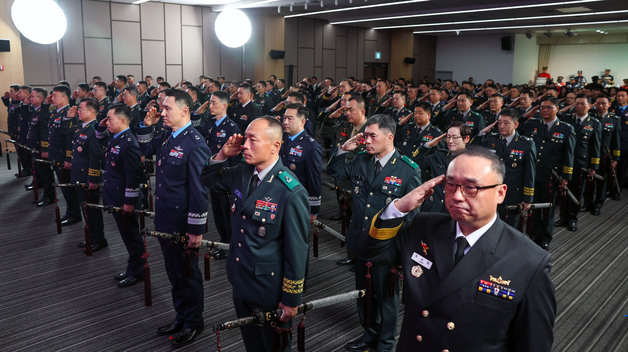 국방부, 준장 진급자 삼정검 수여식…'계엄 버스' 인원 등은 보류