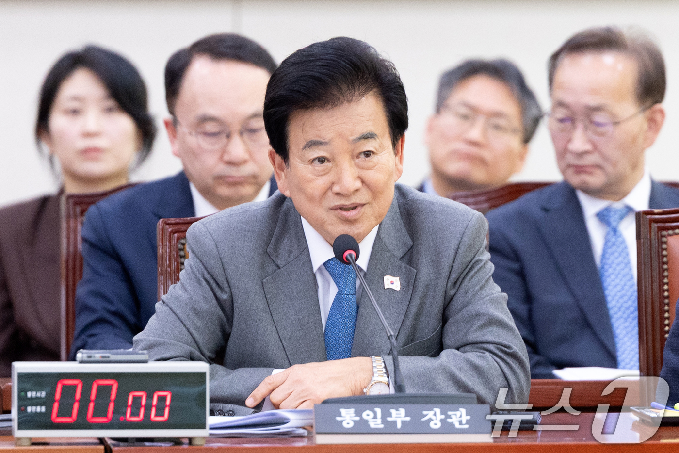 (서울=뉴스1) 이승배 기자 = 정동영 통일부 장관이 19일 서울 여의도 국회에서 열린 제429회국회(정기회) 외교통일위원회 제6차 전체회의에서 의원 질의에 답변하고 있다. 202 …