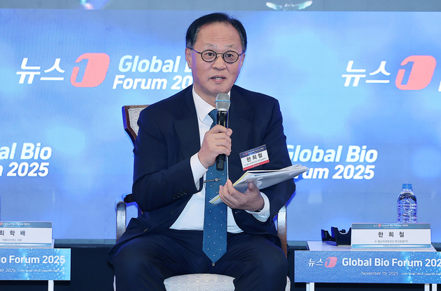 패널토론 진행하는 한희철 복지돌봄PM