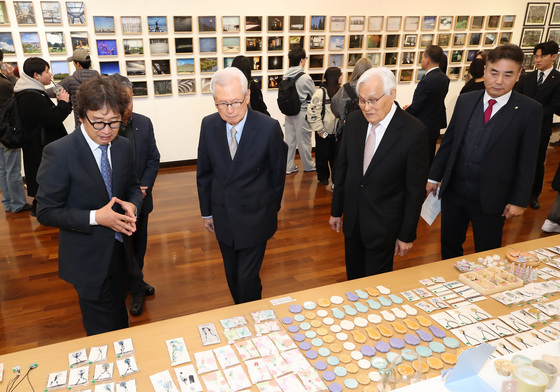 총장님 눈길 사로잡는 '계명대 미대 재학생 아트페어'