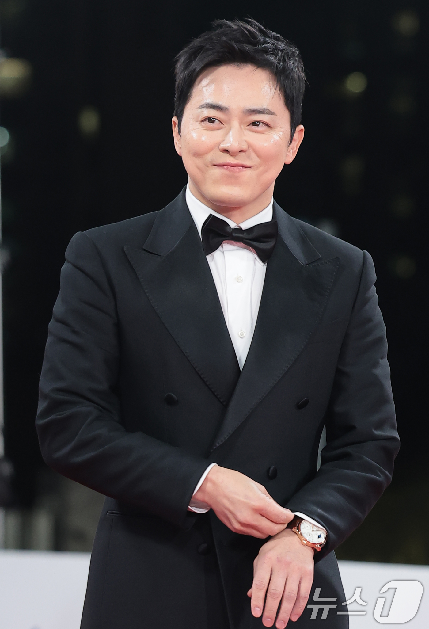 (서울=뉴스1) 권현진 기자 = 배우 조정석이 19일 오후 서울 영등포구 KBS홀에서 열린 제46회 청룡영화상 시상식에 참석해 레드카펫을 밟고 있다. 2025.11.19/뉴스1