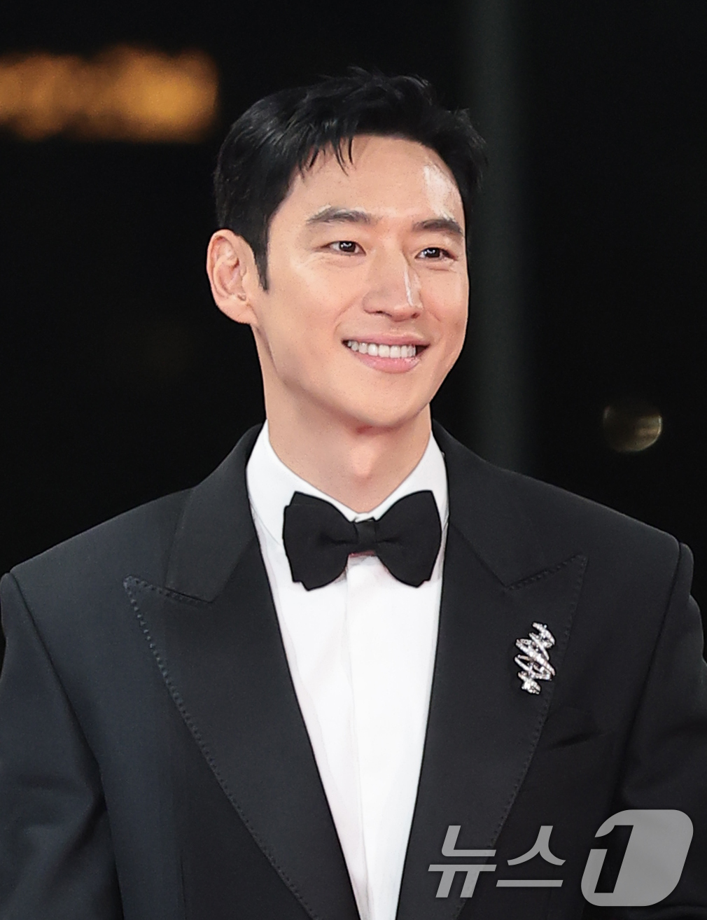 (서울=뉴스1) 권현진 기자 = 배우 이제훈이 19일 오후 서울 영등포구 KBS홀에서 열린 제46회 청룡영화상 시상식에 참석해 레드카펫을 밟고 있다. 2025.11.19/뉴스1