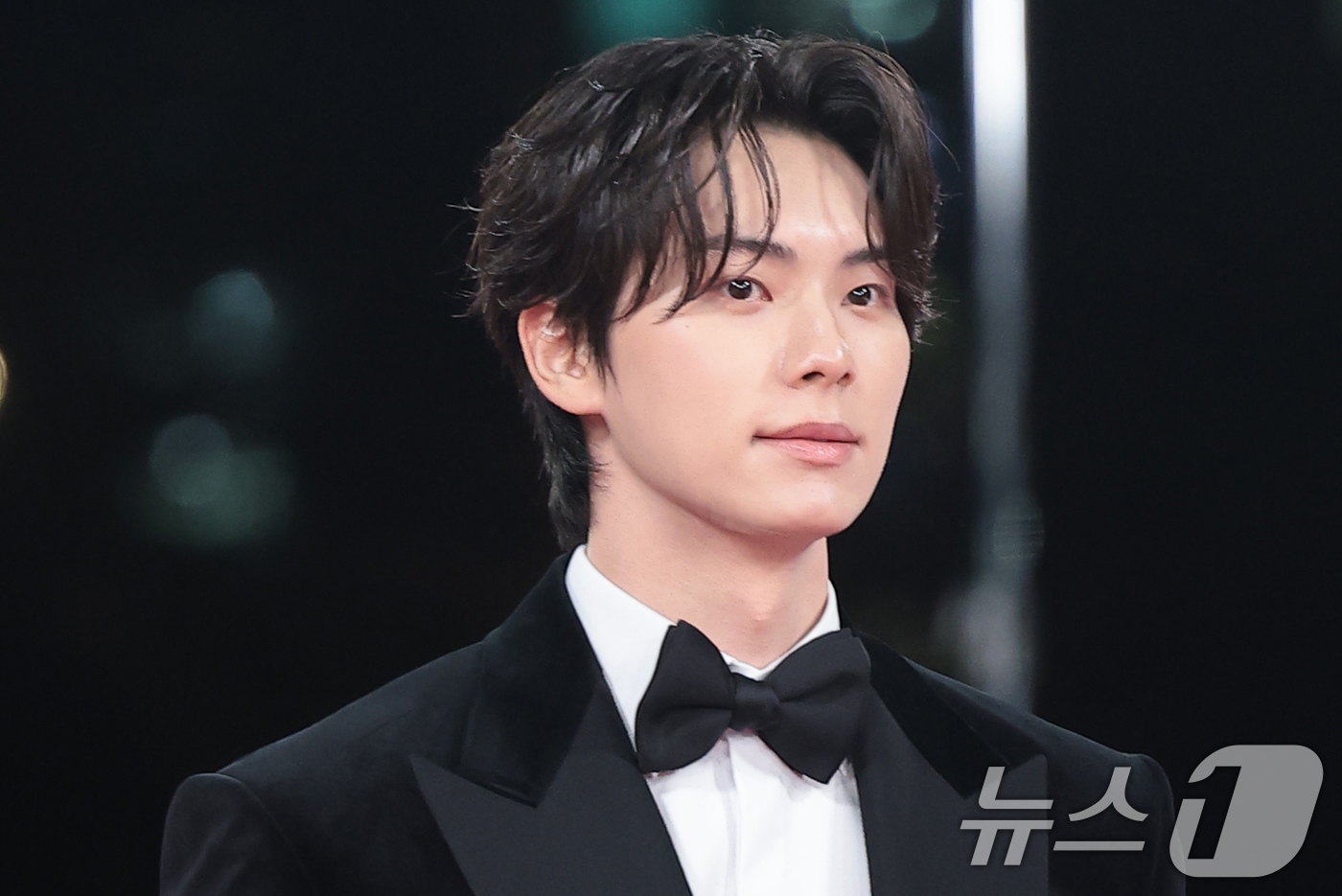 (서울=뉴스1) 권현진 기자 = 배우 이채민이 19일 오후 서울 영등포구 KBS홀에서 열린 제46회 청룡영화상 시상식에 참석해 레드카펫을 밟고 있다. 2025.11.19/뉴스1