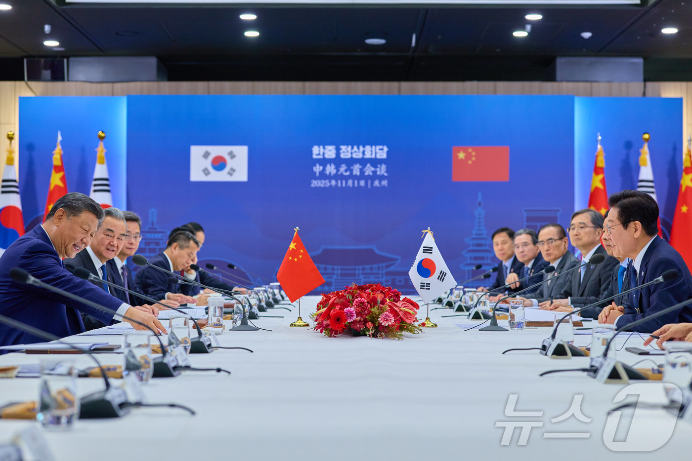 (서울=뉴스1) 이재명 기자 = 이재명 대통령이 1일 경북 경주시 경주박물관에서 열린 시진핑 국가주석과 한중 정상회담에서 발언하고 있다. (대통령실 제공. 재판매 및 DB 금지) …