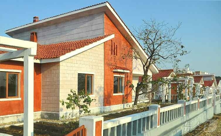 (평양 노동신문=뉴스1) = 북한 노동당 기관지 노동신문은 20일 남포시 천리마구역 고창농장에 지난해에 이어 또다시 새 살림집(주택)이 건설됐으며 살림집 입사(입주) 모임이 진행됐 …