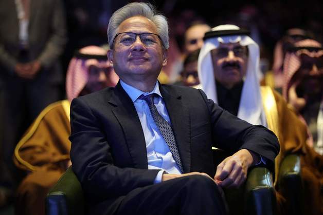 젠슨 황 큰 산 넘었지만, 정치권 반발이라는 또다른 산 넘어야