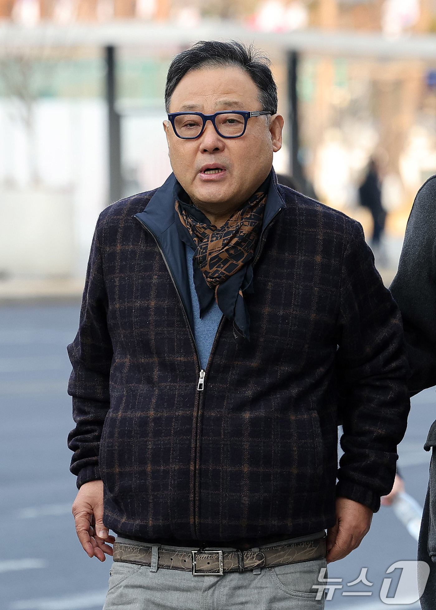 (서울=뉴스1) 박지혜 기자 = 서성빈 드론돔 대표가 20일 서울 광화문 KT 빌딩에 마련된 김건희특검 사무실로 출석하고 있다.특검팀은 윤석열 정부 시절 대통령실의 ‘로봇개’ 납품 …