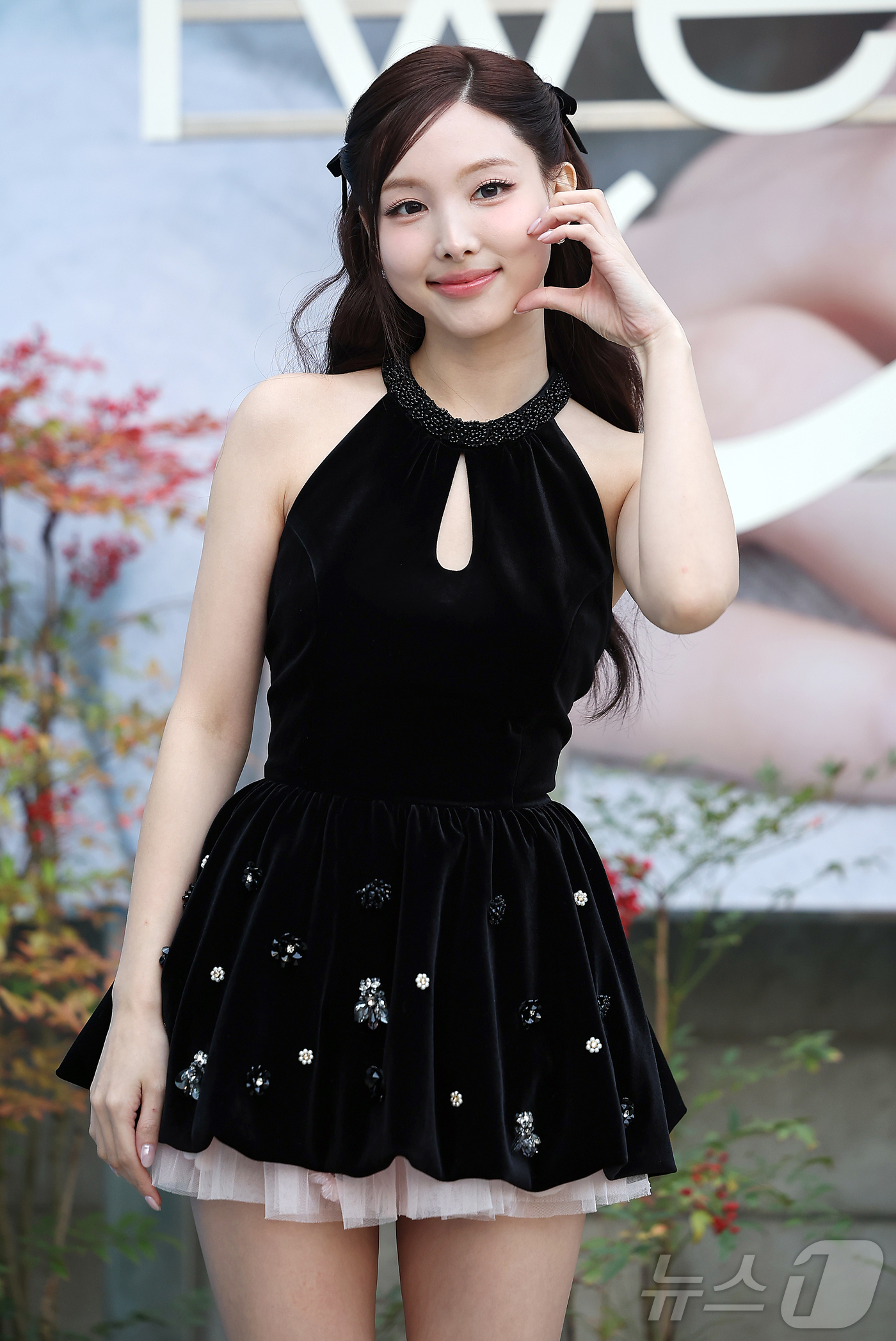 (서울=뉴스1) 김진환 기자 = 트와이스 나연이 20일 오전 서울 성동구 성수동의 한 플래그십 스토어에서 열린 뷰티 브랜드 출시 기념 행사에 참석해 포즈를 취하고 있다. 2025. …