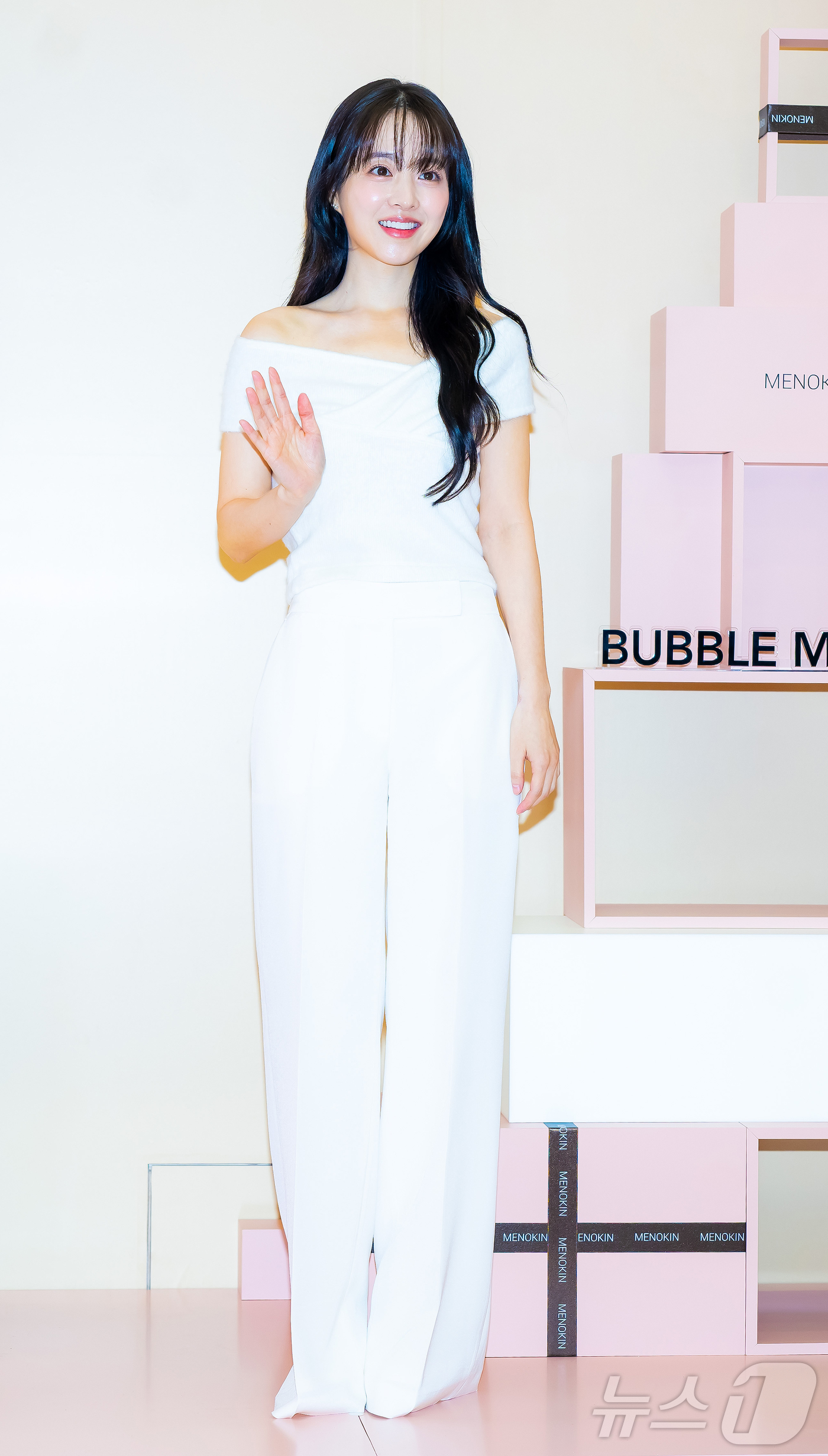 (서울=뉴스1) 김진환 기자 = 배우 박보영이 20일 서울 성동구 성수동에서 진행된 메노킨 행사 포토콜 기념 행사에 참석해 포즈를 취하고 있다. (공동취재) 2025.11.20/뉴 …